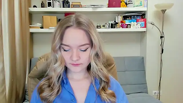 Snapshot of Kara_Smith_ chatting on January 2025 12:22:02 AM Kara Smith online show from January 2025 12:22:02 AM