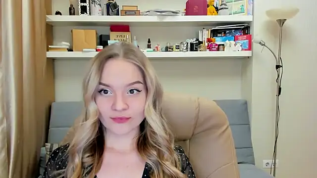 Snapshot of Kara_Smith_ chatting on January 2025 11:13:02 PM Kara Smith online show from January 2025 11:13:02 PM