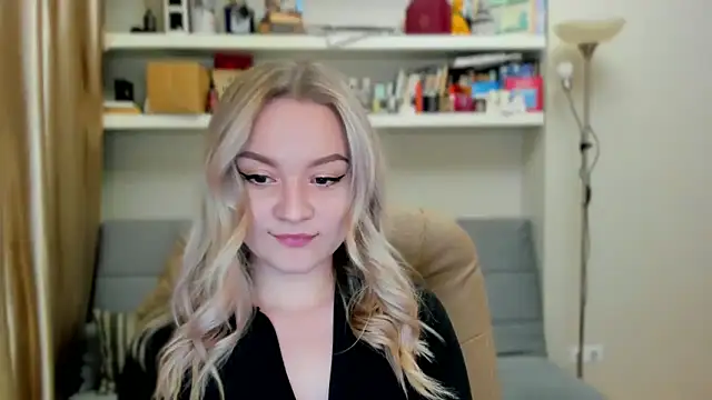 Kara Smith  online show from November 2025 12:16:01 AM