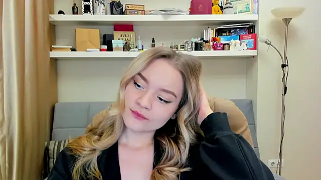 Snapshot of Kara_Smith_ chatting on January 2025 12:06:01 AM Kara Smith online show from January 2025 12:06:01 AM