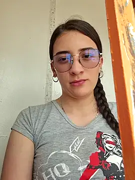 Snapshot of HOLY_DOLL chatting on December 2025 07:23:02 PM HOLY DOLL online show from December 2025 07:23:02 PM