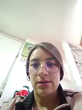 Snapshot of HOLY_DOLL chatting on September 2025 10:53:01 PM HOLY DOLL online show from September 2025 10:53:01 PM