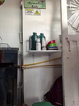 Snapshot of HOLY_DOLL chatting on October 2025 09:33:02 PM HOLY DOLL online show from October 2025 09:33:02 PM