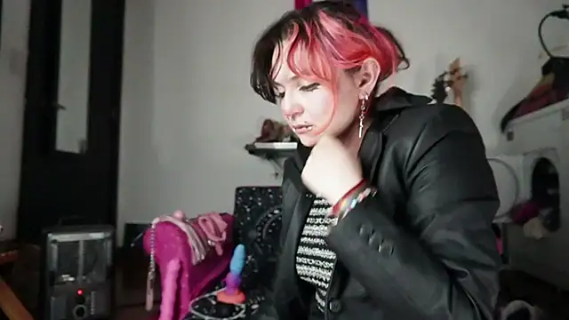 Devil And Princess online show from September 2025 03:46:01 AM