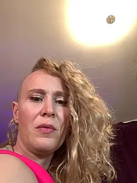 SusieandLacey online show from February 2026 02:11:01 AM