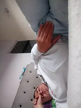 Snapshot of Andy-rtg chatting on October 2025 04:09:02 PM Andy-rtg online show from October 2025 04:09:02 PM