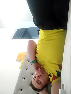 Snapshot of Andy-rtg chatting on March 2025 02:18:02 AM Andy-rtg online show from March 2025 02:18:02 AM