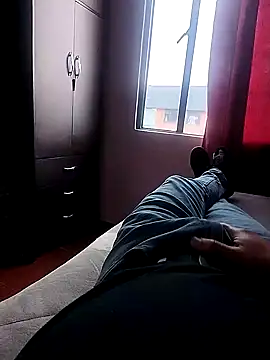 Snapshot of Andy-rtg chatting on September 2025 10:16:01 PM Andy-rtg online show from September 2025 10:16:01 PM