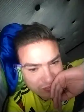 Snapshot of Andy-rtg chatting on October 2025 05:42:01 AM Andy-rtg online show from October 2025 05:42:01 AM