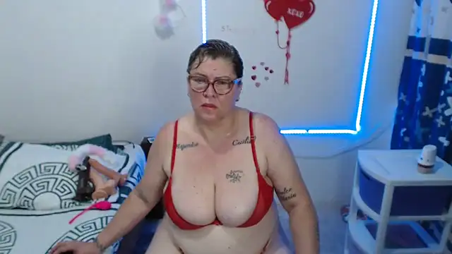 Olgahunder online show from March 2026 02:54:01 AM