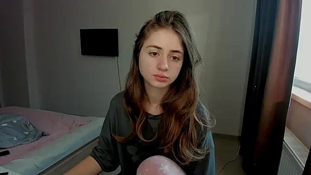 Snapshot of LilyHaart chatting on November 2025 06:06:01 AM LilyHaart online show from November 2025 06:06:01 AM