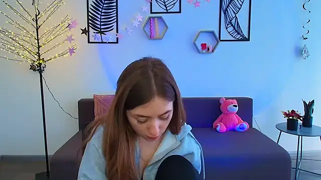 Snapshot of LilyHaart chatting on March 2025 09:19:02 AM LilyHaart online show from March 2025 09:19:02 AM