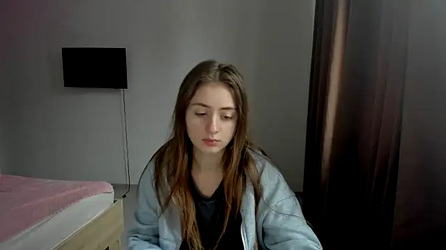 Snapshot of LilyHaart chatting on November 2025 11:10:02 AM LilyHaart online show from November 2025 11:10:02 AM