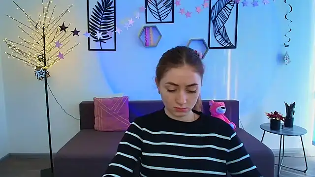 Snapshot of LilyHaart chatting on March 2025 06:42:02 AM LilyHaart online show from March 2025 06:42:02 AM