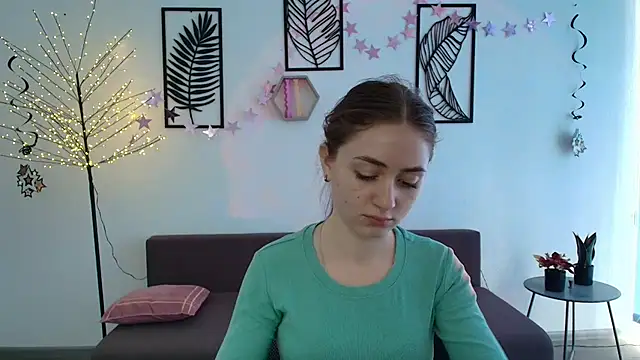 Snapshot of LilyHaart chatting on March 2025 07:07:02 AM LilyHaart online show from March 2025 07:07:02 AM