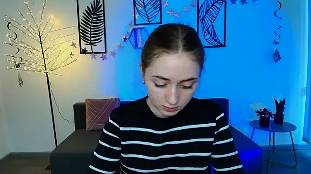 Snapshot of LilyHaart chatting on March 2025 04:04:01 PM LilyHaart online show from March 2025 04:04:01 PM