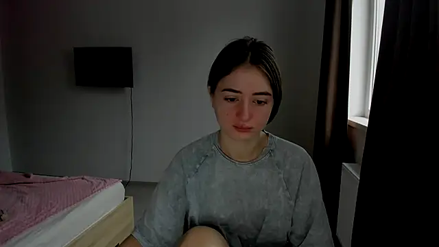 Snapshot of LilyHaart chatting on November 2025 06:46:01 AM LilyHaart online show from November 2025 06:46:01 AM