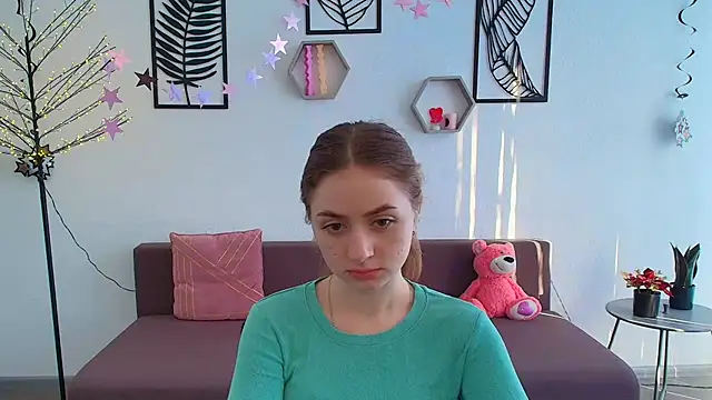 Snapshot of LilyHaart chatting on March 2025 06:32:01 AM LilyHaart online show from March 2025 06:32:01 AM