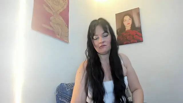 Snapshot of megan_milf79 chatting on October 2025 11:47:01 PM megan milf79 online show from October 2025 11:47:01 PM