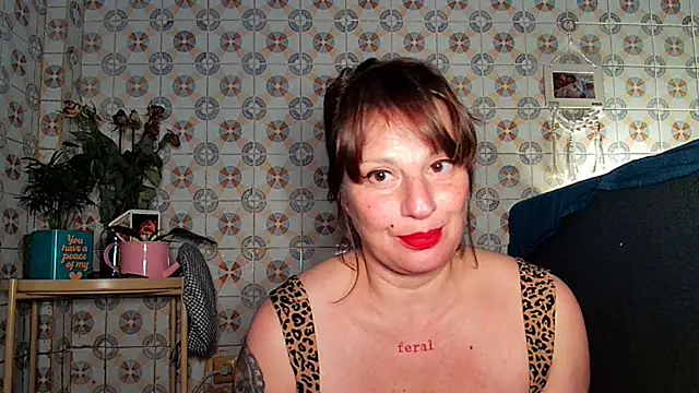 Snapshot of vitoriavaz chatting on March 2025 10:48:01 PM vitoriavaz online show from March 2025 10:48:01 PM