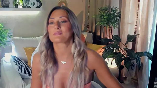 SarahAlluring online show from July 2026 02:02:01 PM