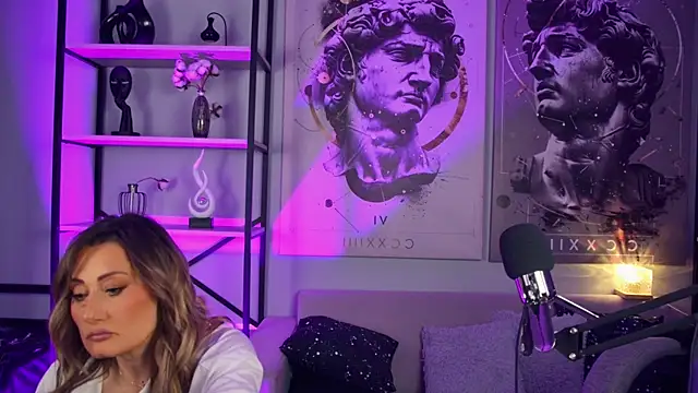 SarahAlluring online show from April 2026 01:24:01 PM