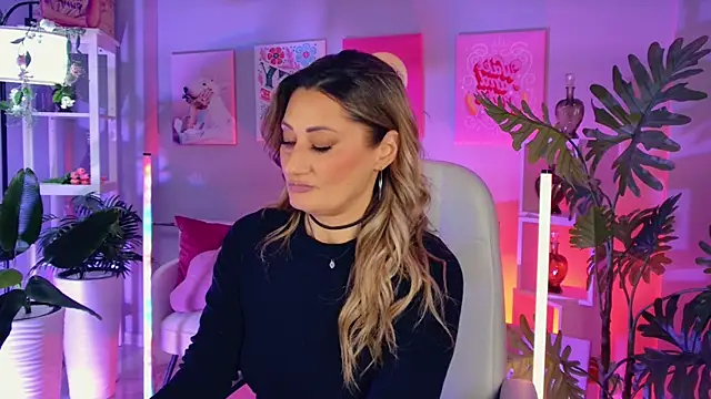 Snapshot of SarahAlluring chatting on January 2026 01:18:01 PM SarahAlluring online show from January 2026 01:18:01 PM