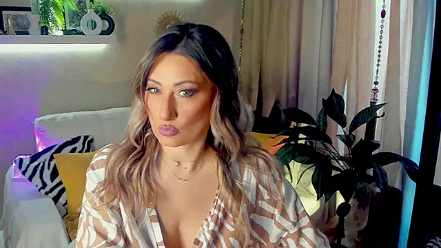 SarahAlluring online show from May 2026 06:28:01 AM