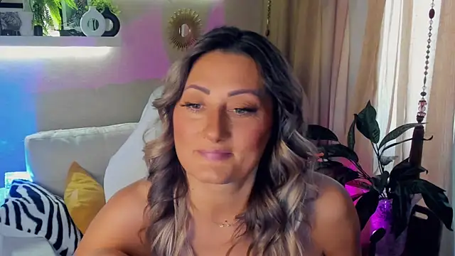 SarahAlluring online show from May 2026 09:15:02 AM