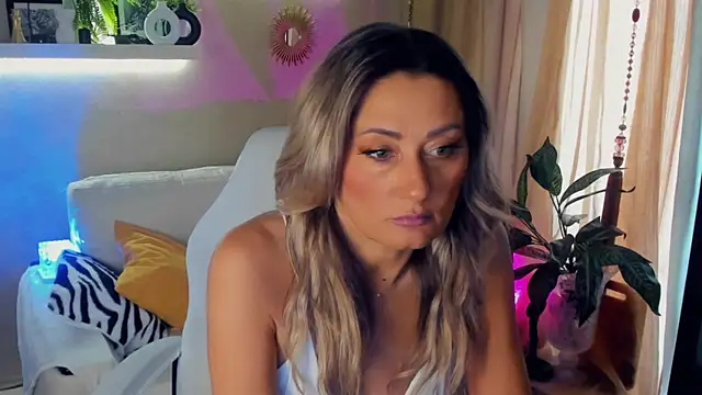 SarahAlluring online show from June 2026 07:46:02 AM
