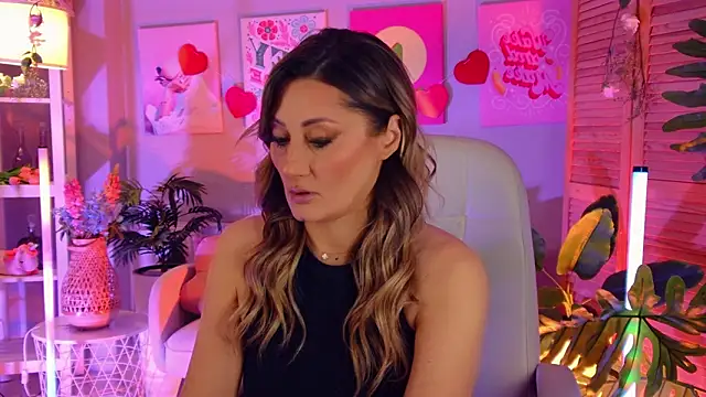 Snapshot of SarahAlluring chatting on February 2026 12:38:01 PM SarahAlluring online show from February 2026 12:38:01 PM