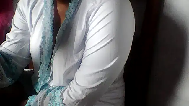 Sydneyputinha online show from March 2026 12:19:01 PM