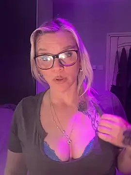 Curvy-Cleo online show from April 2026 08:34:01 PM