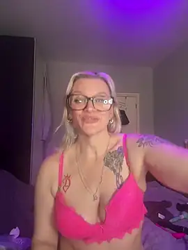 Curvy-Cleo online show from February 2026 10:57:01 AM