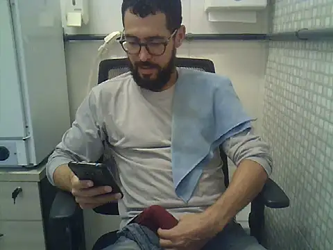 Snapshot of pdasgyn chatting on May 2026 04:43:01 PM pdasgyn online show from May 2026 04:43:01 PM