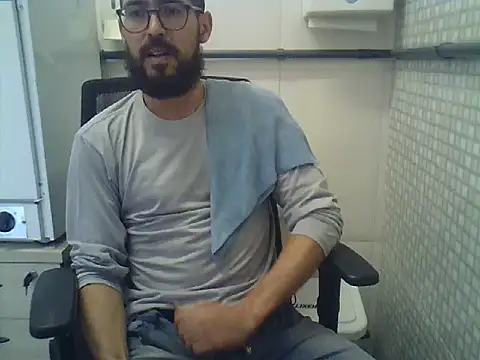 Snapshot of pdasgyn chatting on May 2026 12:44:01 PM pdasgyn online show from May 2026 12:44:01 PM