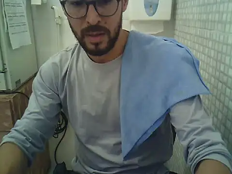 Snapshot of pdasgyn chatting on October 2025 01:01:02 PM pdasgyn online show from October 2025 01:01:02 PM