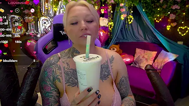 Snapshot of BlackedBarbie chatting on June 2026 02:44:01 PM BlackedBarbie online show from June 2026 02:44:01 PM