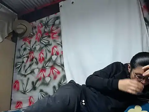 SHARONYJQVI online show from September 2025 09:54:01 PM