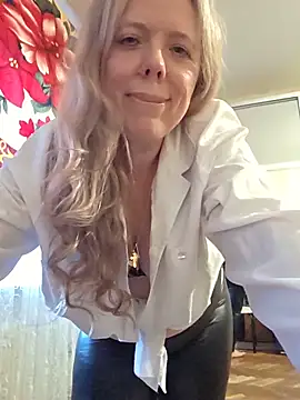 Irina3718 online show from June 2026 03:55:01 PM