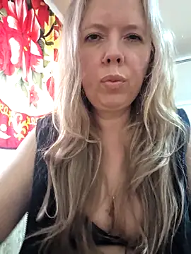 Irina3718 online show from April 2026 03:08:01 PM