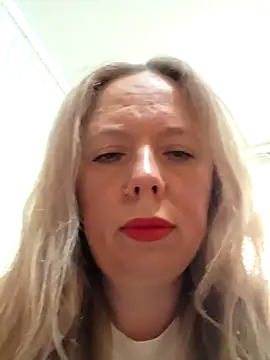 Irina3718 online show from April 2026 11:01:01 AM