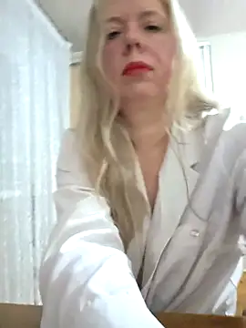 Irina3718 online show from February 2026 04:15:02 PM