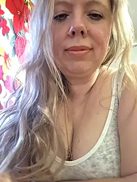 Irina3718 online show from April 2026 03:16:01 PM