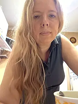 Irina3718 online show from June 2026 03:06:02 PM