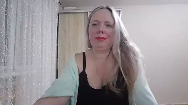Snapshot of Irina3718 chatting on March 2025 04:45:01 PM Irina3718 online show from March 2025 04:45:01 PM