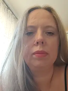 Snapshot of Irina3718 chatting on September 2025 01:40:01 PM Irina3718 online show from September 2025 01:40:01 PM