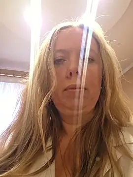 Irina3718 online show from January 2026 01:15:01 PM