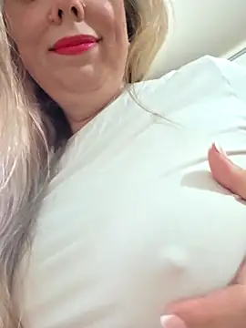 Irina3718 online show from March 2026 02:43:01 PM