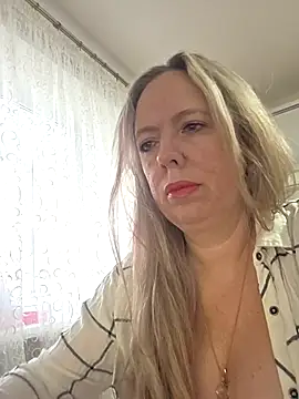 Irina3718 online show from December 2025 10:36:02 AM